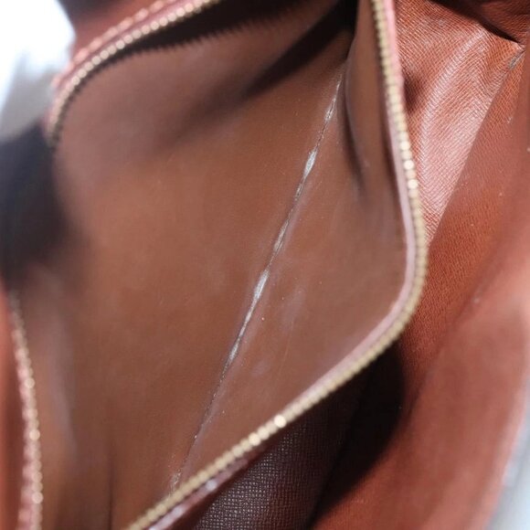 LOUIS VUITTON Monogram Saint Cloud GM Shoulder Bag M51242 LV Auth 139315 - Picture 13 of 16